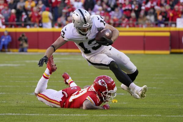 Chiefs roll to record setting 48 9 victory over Raiders AP News